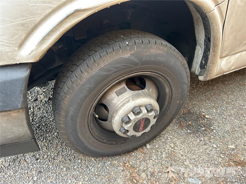 GMC 3500 4x2 Van Truck Camiones caja cerrada