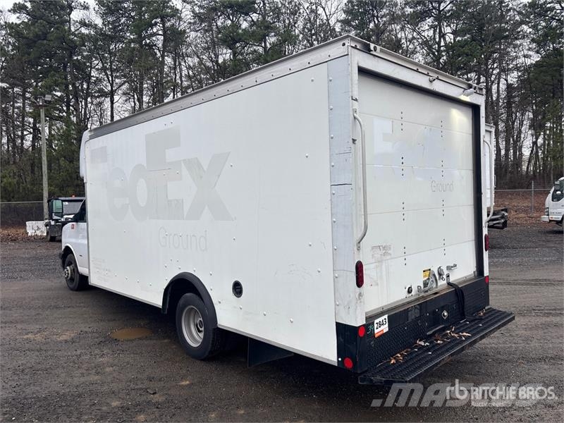 GMC 3500 4x2 Van Truck Camiones caja cerrada