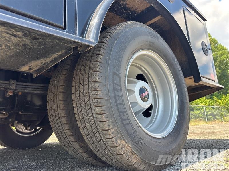 GMC 3500 HD 4x4 Utility Truck Furgonetas caja abierta