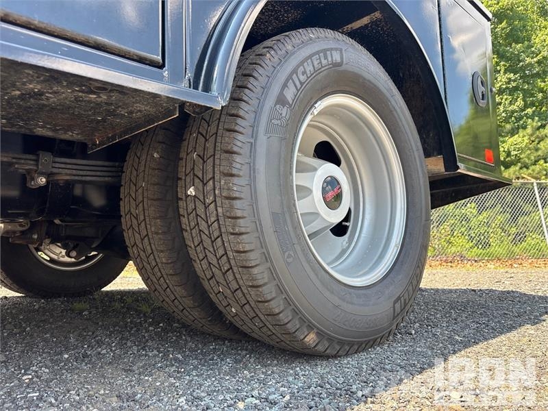 GMC 3500 HD 4x4 Utility Truck Furgonetas caja abierta