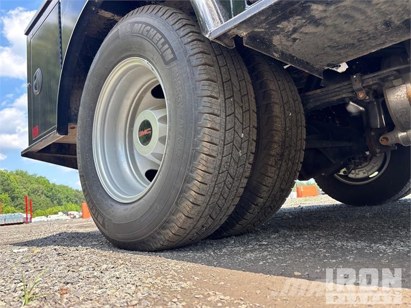GMC 3500 HD 4x4 Utility Truck Furgonetas caja abierta