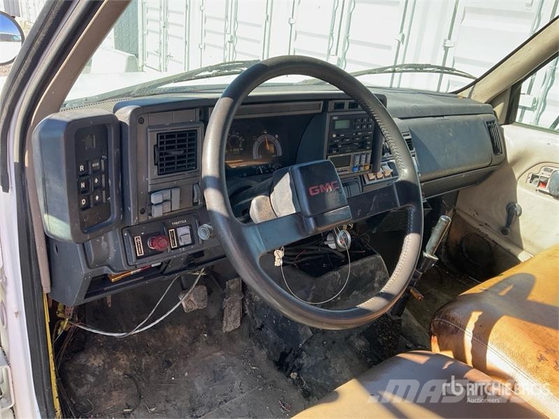 GMC 3500HD Pašizgāzējs