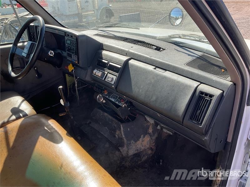 GMC 3500HD Pašizgāzējs