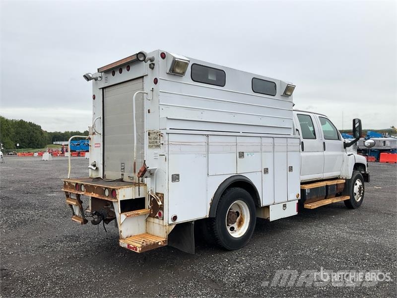 GMC 7500 4x2 Utility Truck Kis teherszállító/Platós kocsi