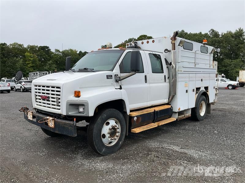 GMC 7500 4x2 Utility Truck Kis teherszállító/Platós kocsi