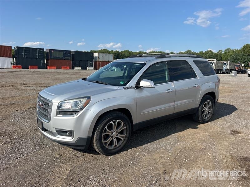 GMC Acadia AWD SUV Otomobiller