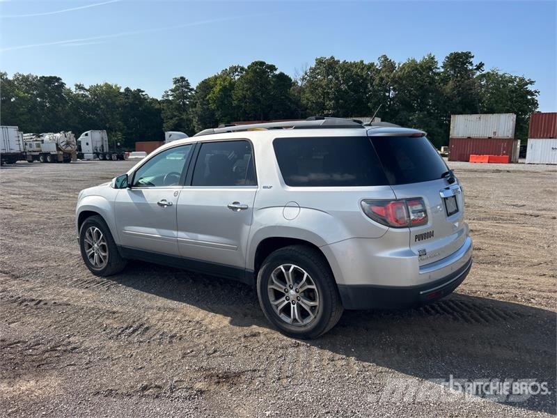 GMC Acadia AWD SUV Otomobiller