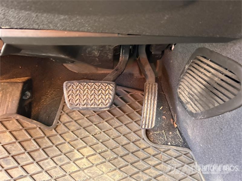 GMC Acadia AWD SUV Otomobiller
