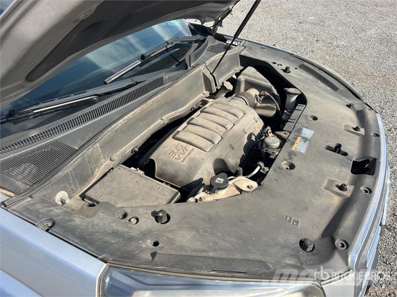 GMC Acadia AWD SUV Otomobiller