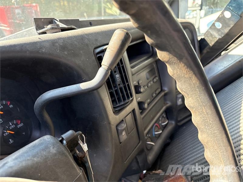 GMC C5500 4x2 Salt box in bed S/A Dump Truck (Inoperab Tipper trucks