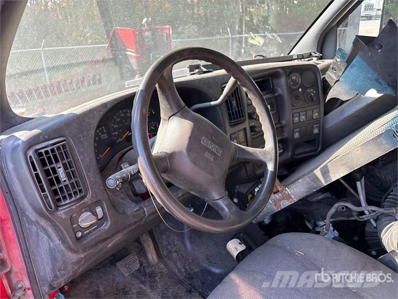 GMC C5500 S/A Dump Truck (Inoperable) Pašizgāzējs