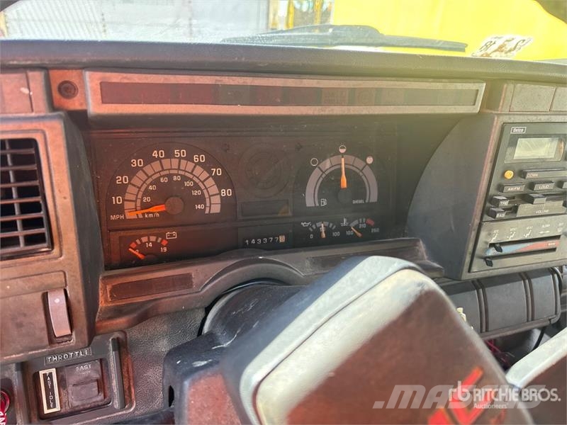 GMC C6500 Platformas/izkraušana no sāniem