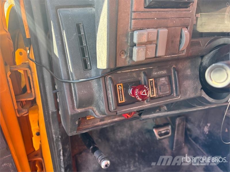 GMC C6500 Platformas/izkraušana no sāniem