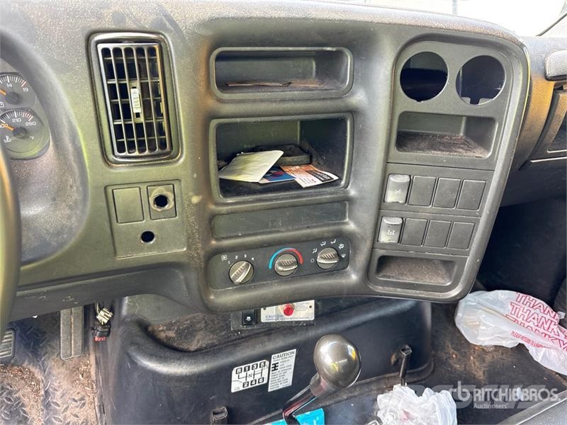 GMC C7500 碎木车