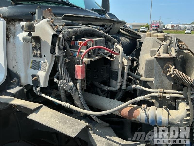 GMC C7500 شاحنات ذات هيكل صندوقي
