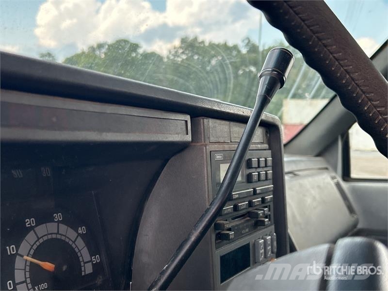GMC C7500 Platte bakwagens