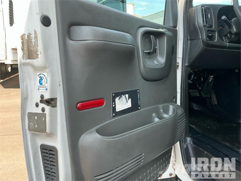 GMC C7500 شاحنات ذات هيكل صندوقي