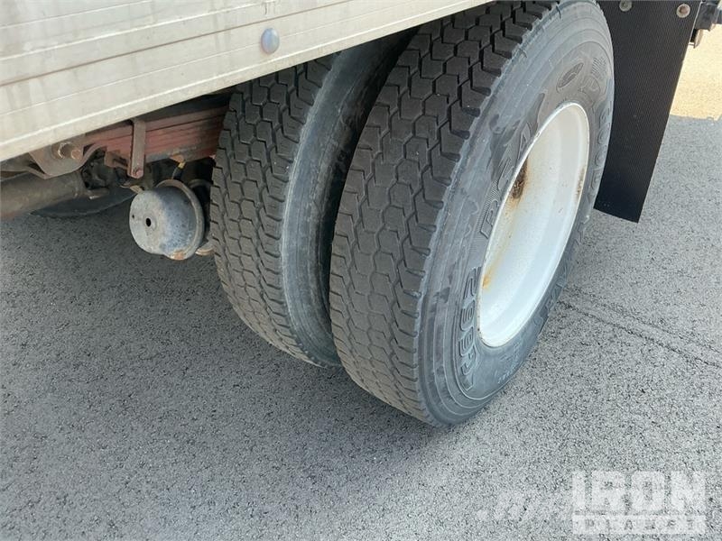 GMC C7500 شاحنات ذات هيكل صندوقي