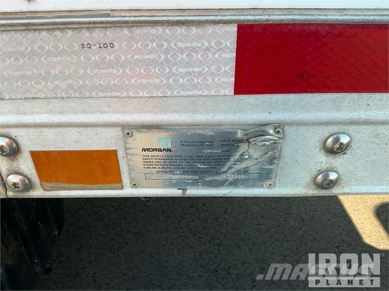 GMC C7500 شاحنات ذات هيكل صندوقي