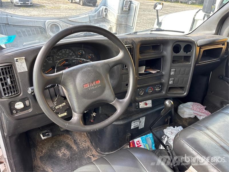 GMC C7500 碎木车