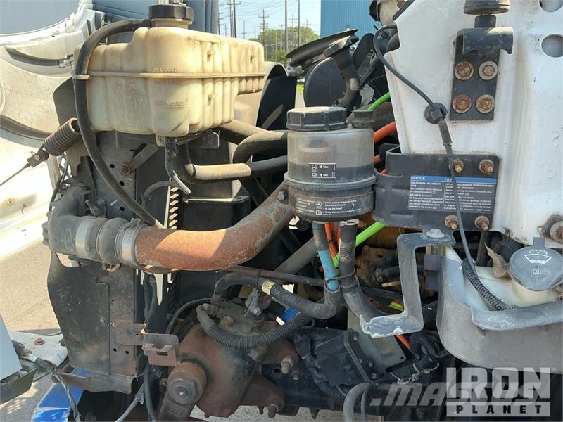 GMC C7500 شاحنات ذات هيكل صندوقي