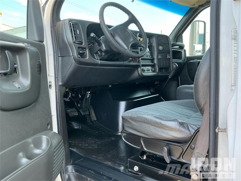 GMC C7500 شاحنات ذات هيكل صندوقي
