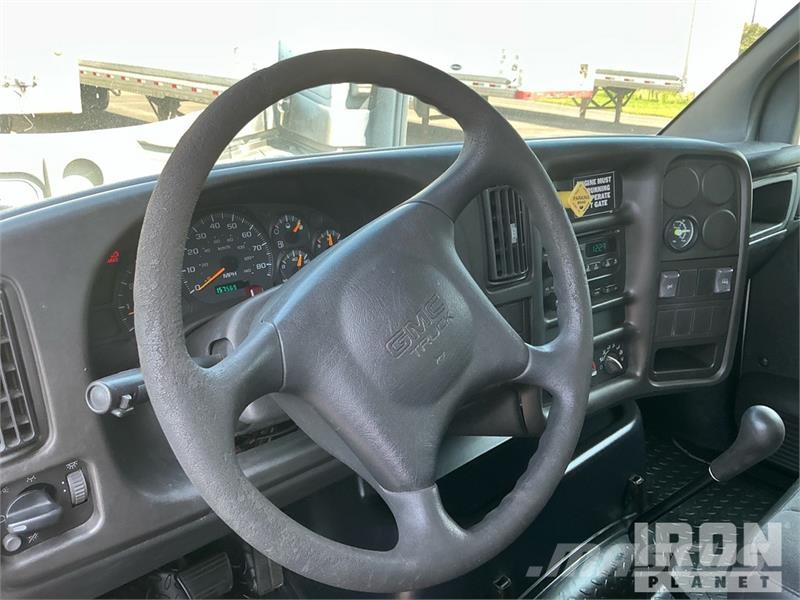 GMC C7500 شاحنات ذات هيكل صندوقي