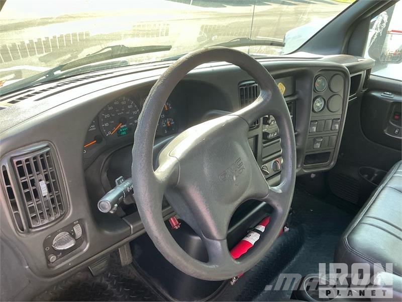 GMC C7500 شاحنات ذات هيكل صندوقي