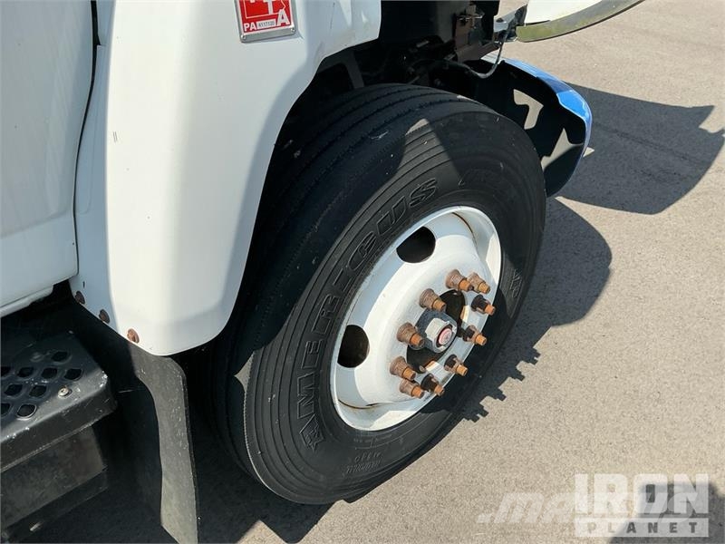 GMC C7500 شاحنات ذات هيكل صندوقي