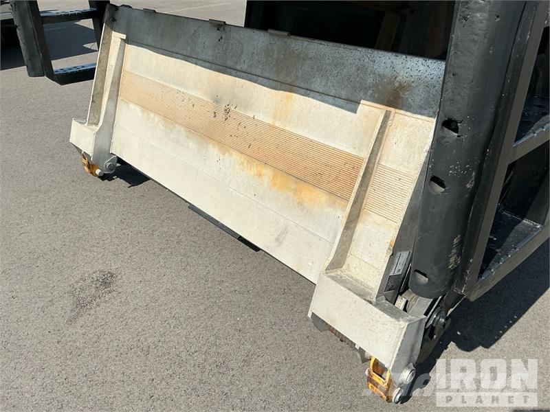 GMC C7500 شاحنات ذات هيكل صندوقي