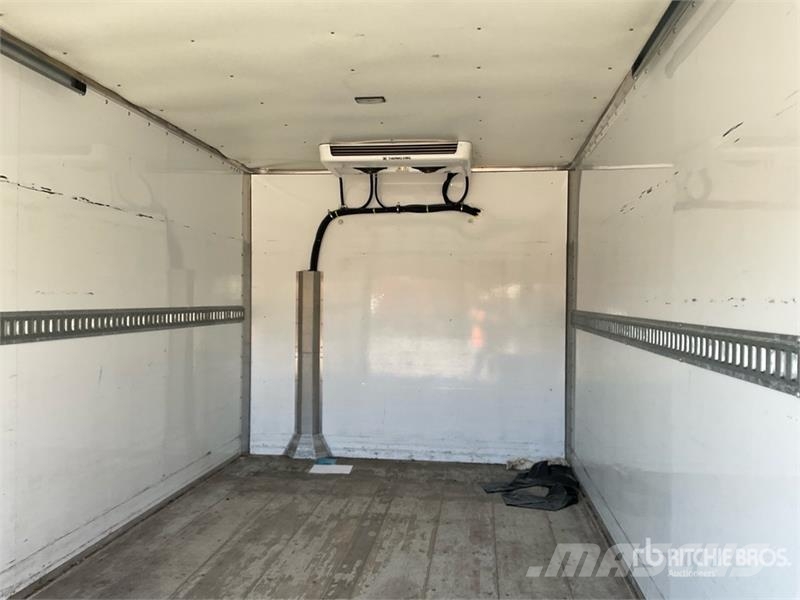 GMC Savana 3500 4x2 4x2 Refrigerated Truck شاحنات بدرجة حرارة قابلة للضبط