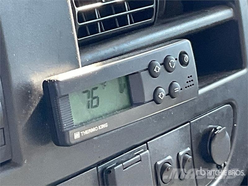 GMC Savana 3500 4x2 4x2 Refrigerated Truck شاحنات بدرجة حرارة قابلة للضبط