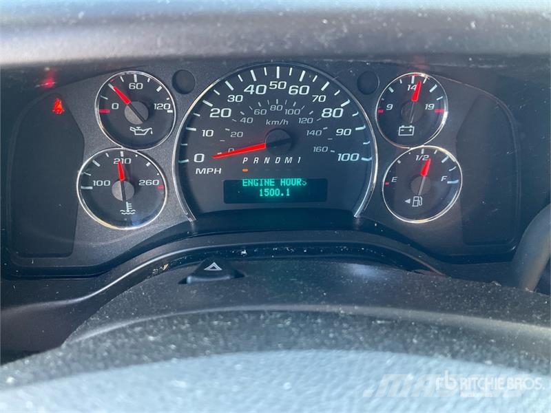 GMC Savana 3500 4x2 4x2 Refrigerated Truck شاحنات بدرجة حرارة قابلة للضبط