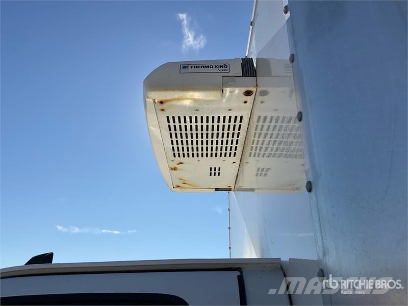 GMC Savana 3500 4x2 4x2 Refrigerated Truck شاحنات بدرجة حرارة قابلة للضبط