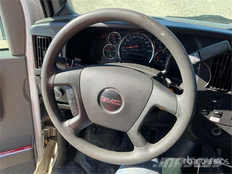 GMC Savana 3500 4x2 4x2 Refrigerated Truck شاحنات بدرجة حرارة قابلة للضبط