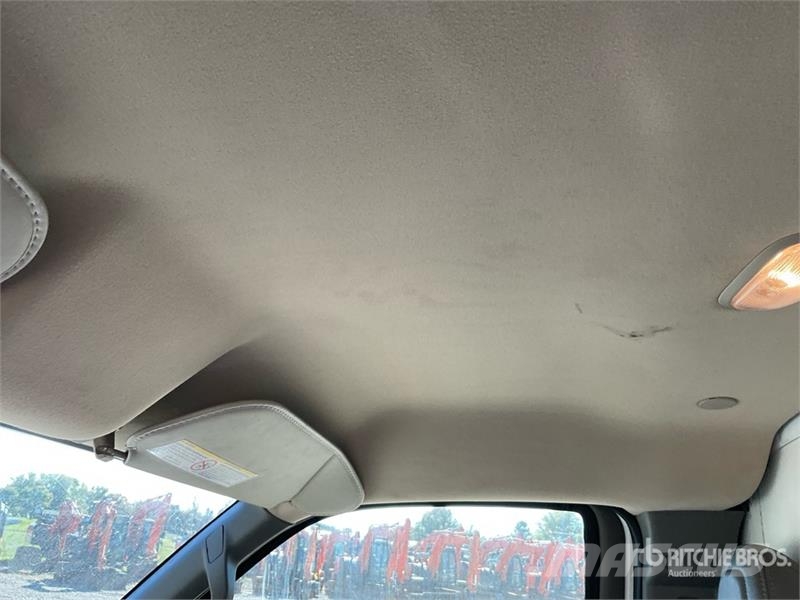 GMC Savana 3500 4x2 4x2 Refrigerated Truck شاحنات بدرجة حرارة قابلة للضبط