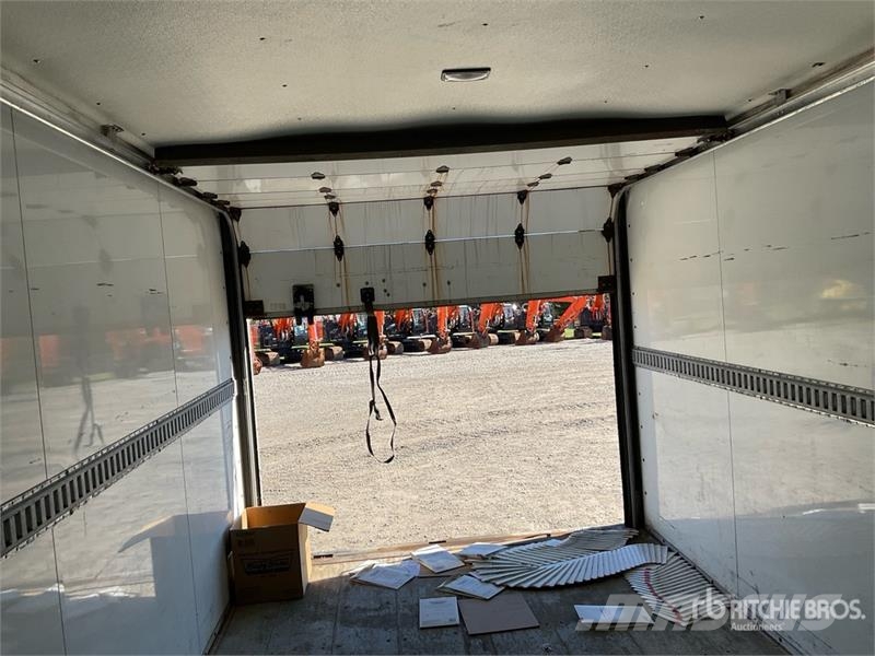 GMC Savana 3500 4x2 4x2 Refrigerated Truck شاحنات بدرجة حرارة قابلة للضبط
