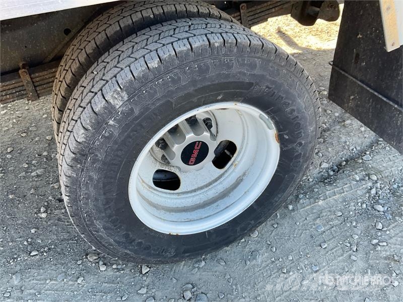 GMC Savana 3500 4x2 4x2 Refrigerated Truck شاحنات بدرجة حرارة قابلة للضبط