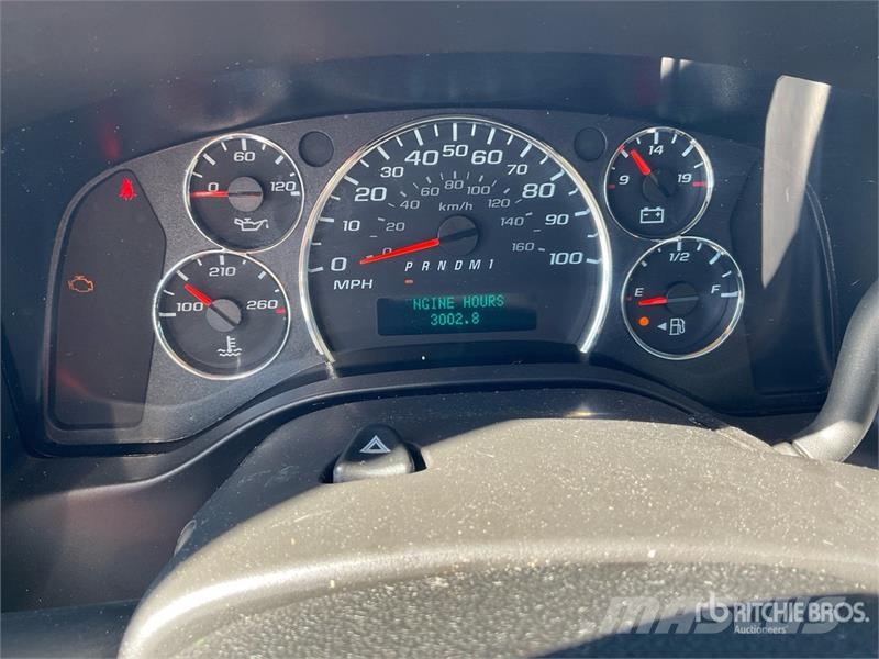 GMC Savana 3500 4x2 4x2 Refrigerated Truck شاحنات بدرجة حرارة قابلة للضبط