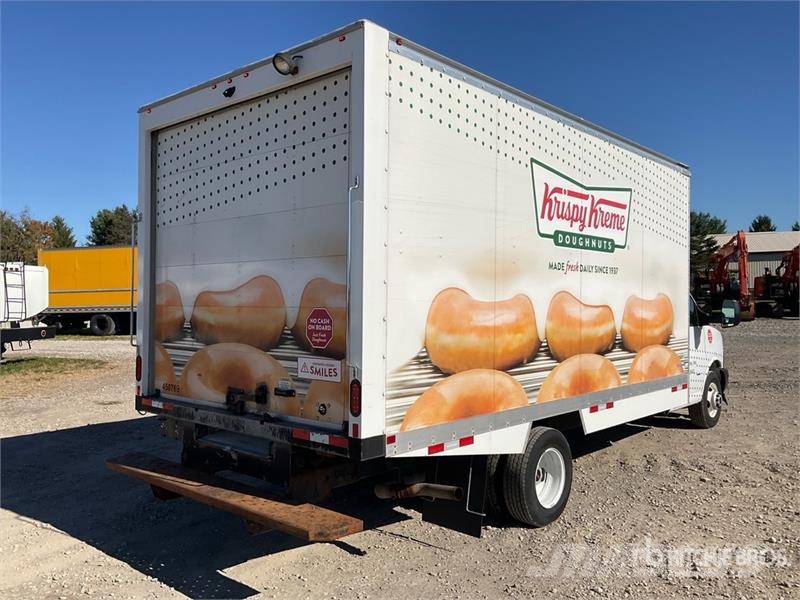 GMC Savana 3500 4x2 4x2 Refrigerated Truck شاحنات بدرجة حرارة قابلة للضبط