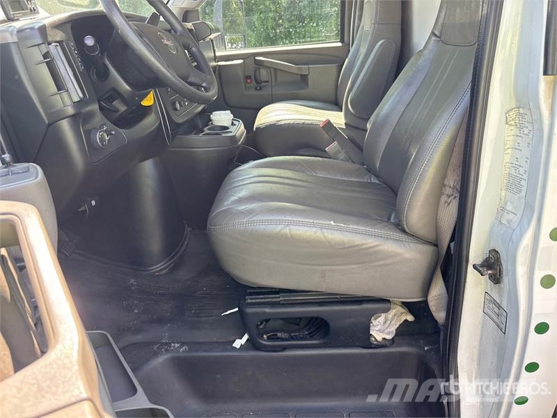 GMC Savana 3500 4x2 Refrigerated Truck Camion frigorifique