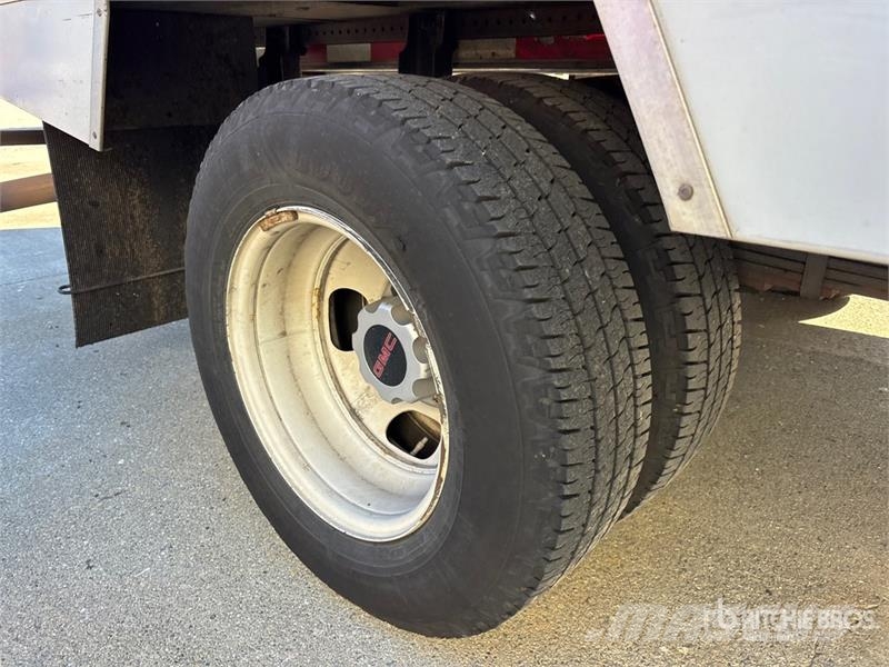GMC Savana 3500 4x2 Refrigerated Truck Kravas automašīnas - refrižeratori