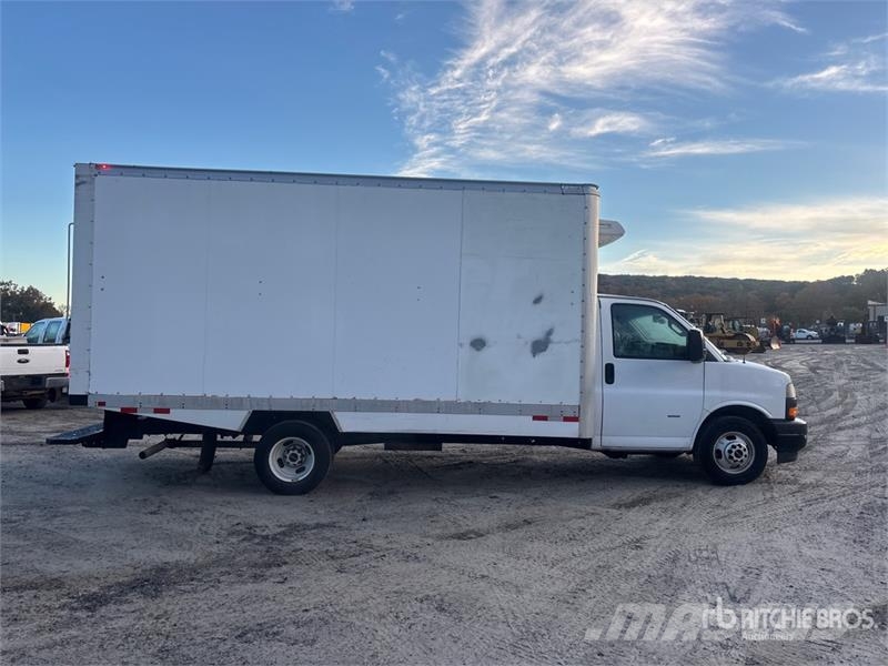 GMC Savana 3500 4x2 Refrigerated Truck Camion cu control de temperatura