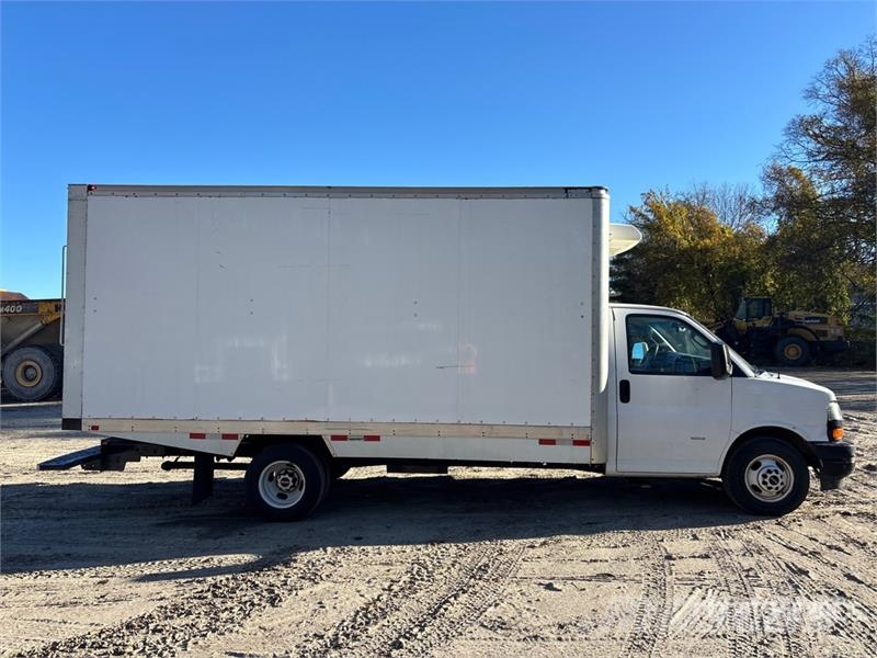 GMC Savana 3500 4x2 Refrigerated Truck (Inoperable) Kühlkoffer