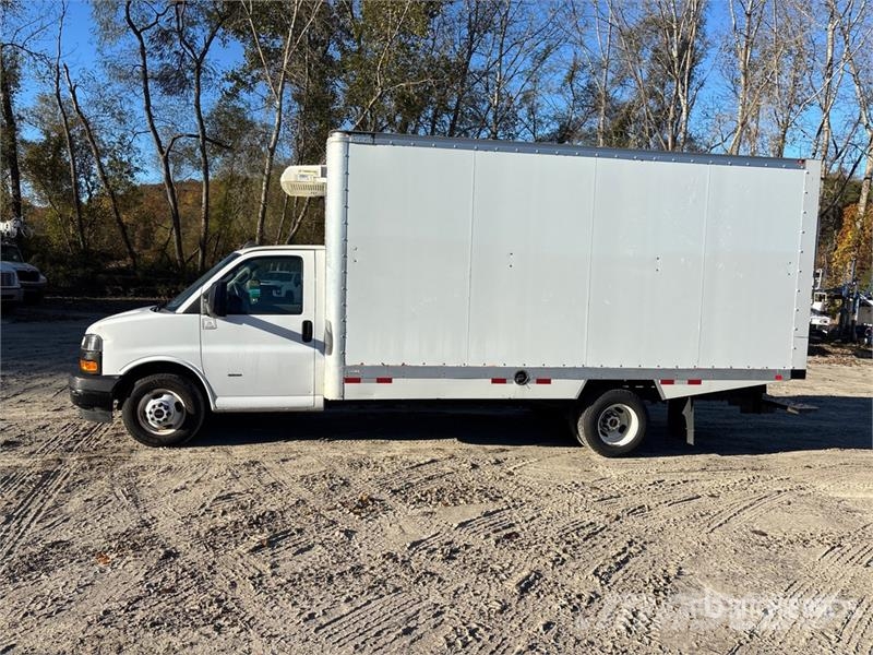 GMC Savana 3500 4x2 Refrigerated Truck (Inoperable) Camion cu control de temperatura