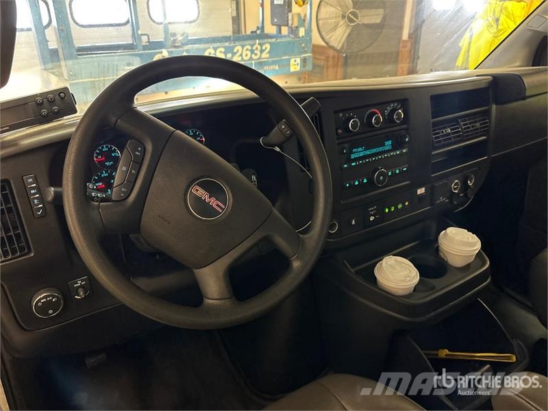 GMC Savana 3500 4x2 Refrigerated Truck (Inoperable) Skåpbilar Kyl/Frys/Värme