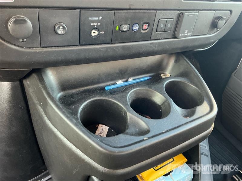 GMC Savana 3500 4x2 Refrigerated Truck Kylmä-/Lämpökori kuorma-autot