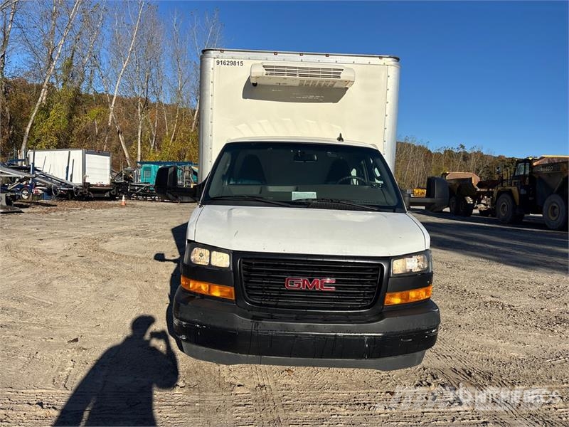 GMC Savana 3500 4x2 Refrigerated Truck (Inoperable) Kühlkoffer