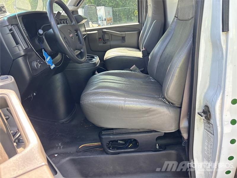 GMC Savana 3500 4x2 Refrigerated Truck Camion frigorifique