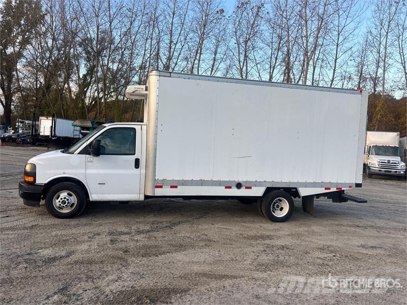 GMC Savana 3500 4x2 Refrigerated Truck Camion cu control de temperatura